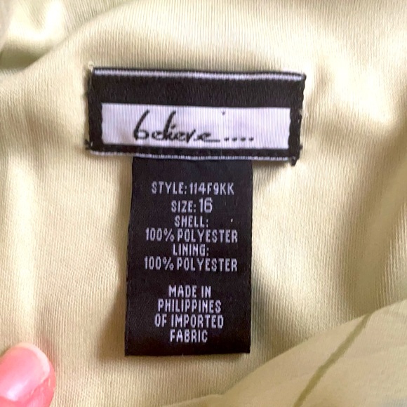 Beautiful dress, Fit & Flowy, worn once excellent condition. - Picture 6 of 7